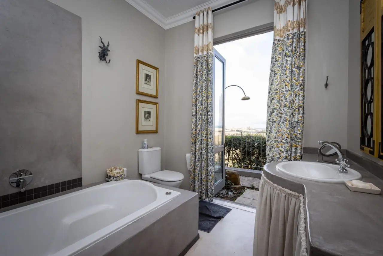 5 Bedroom House for Sale in Nottingham Road, photo 9