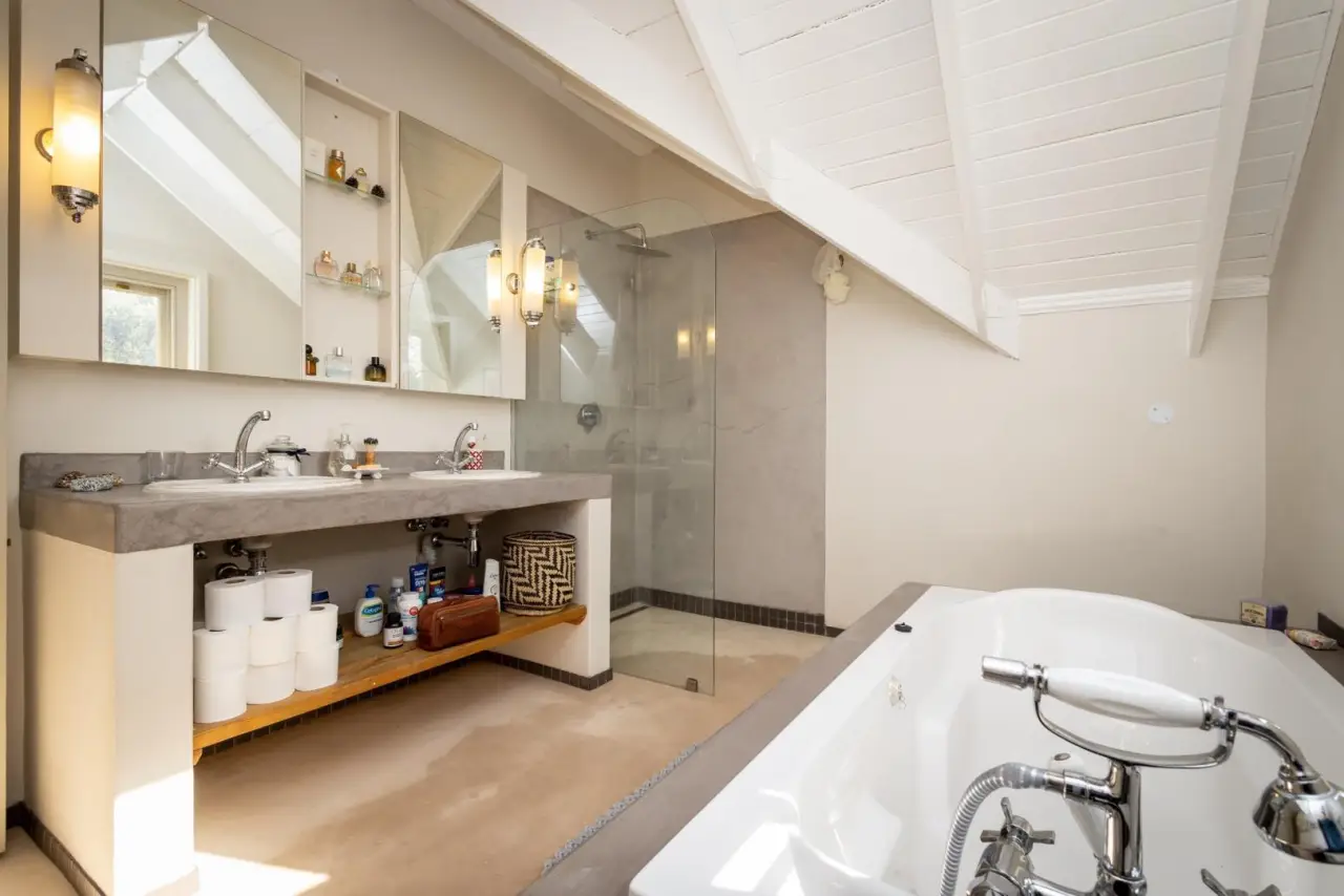 5 Bedroom House for Sale in Nottingham Road, photo 17