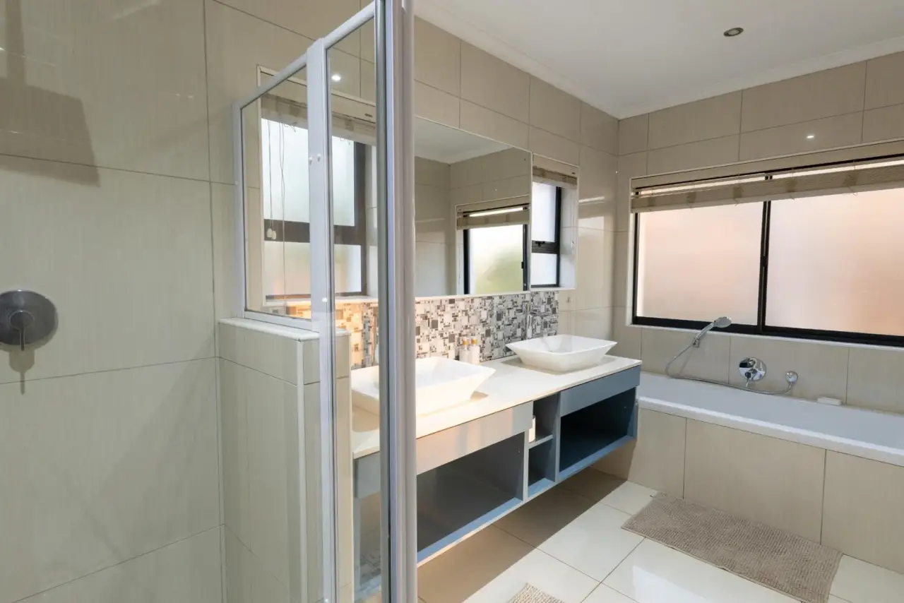 2 Bedroom House for Sale in Nottingham Road, photo 9