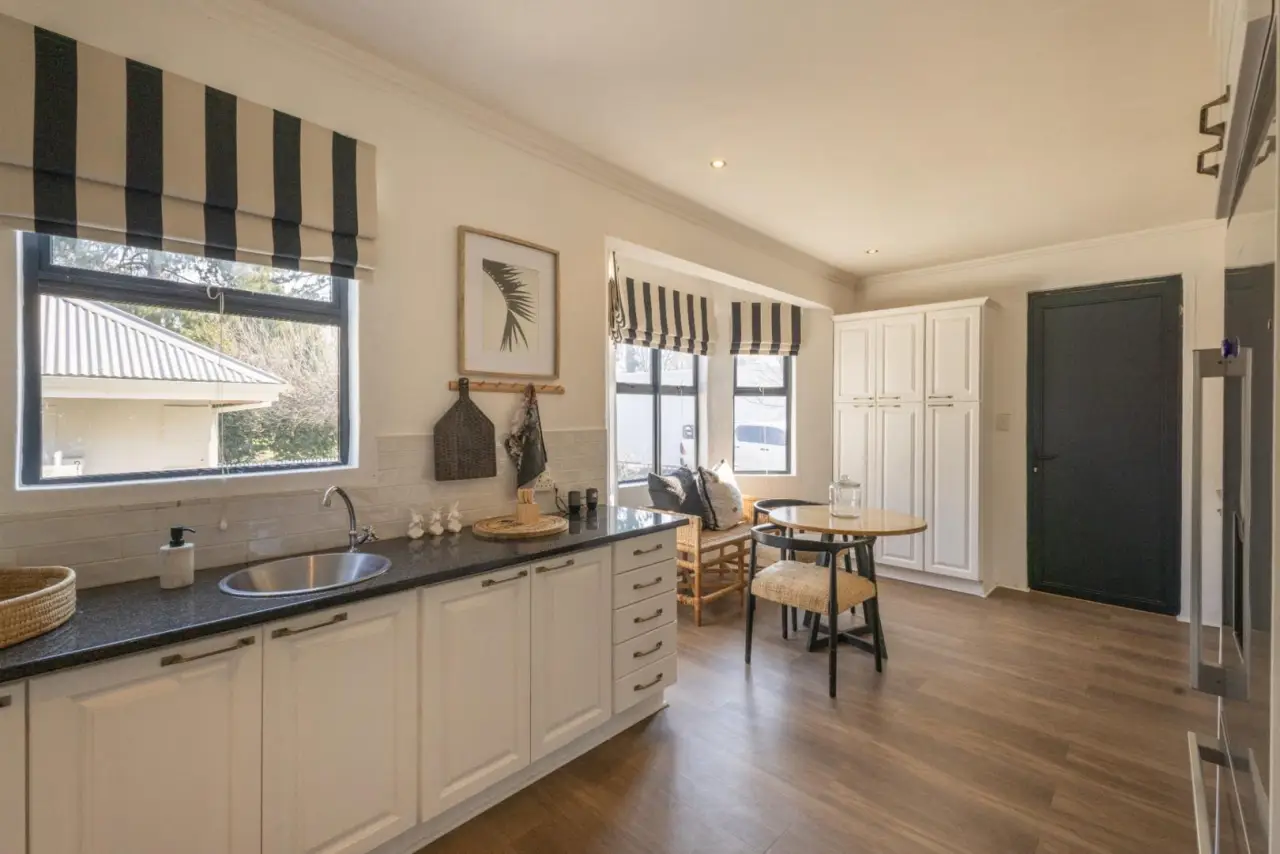 4 Bedroom House for Sale in Gowrie Village, photo 3